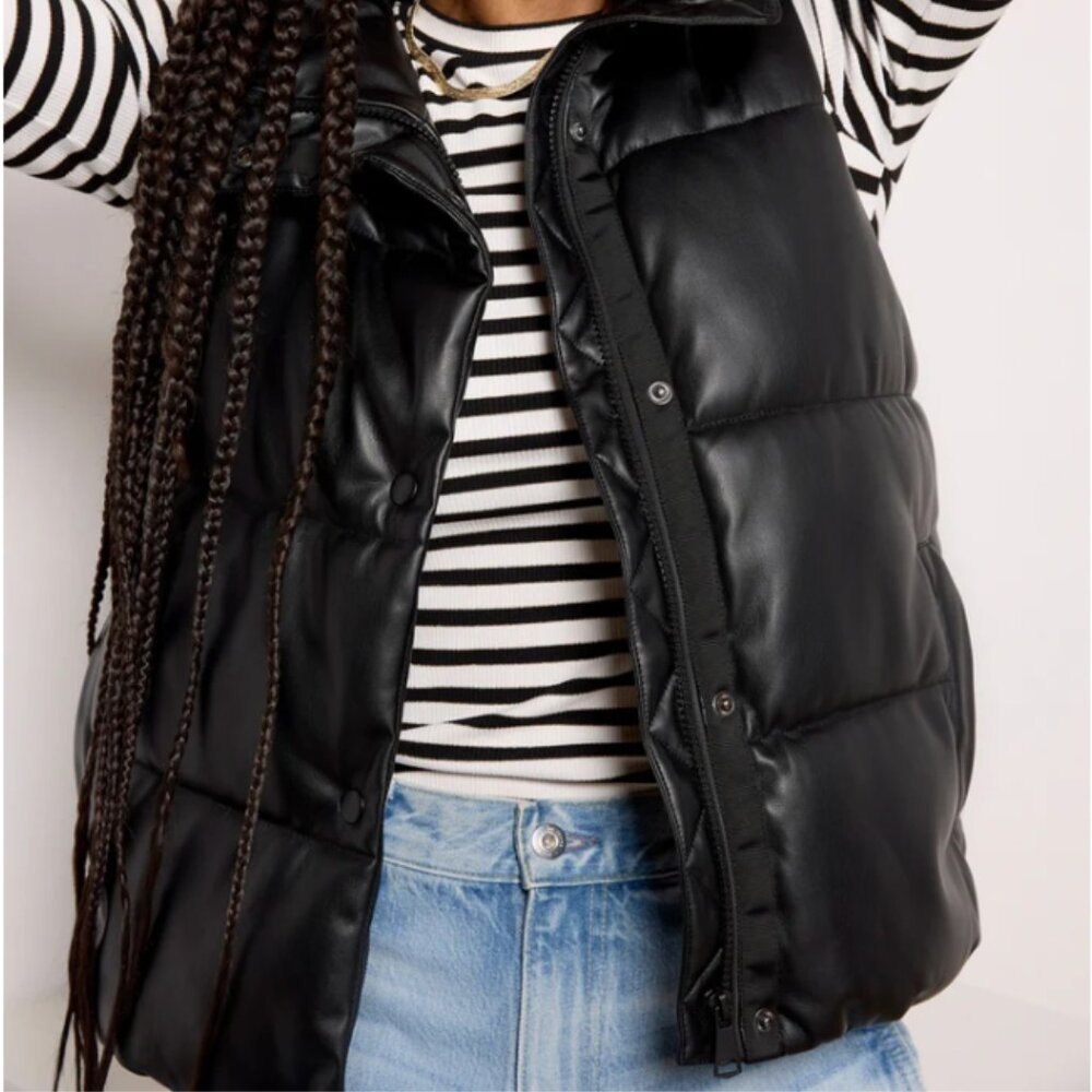 Evereve Rowan Puffer Vest - Black - Large